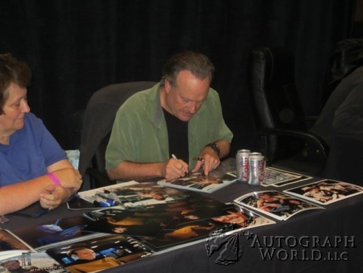 Dwight Schultz autograph