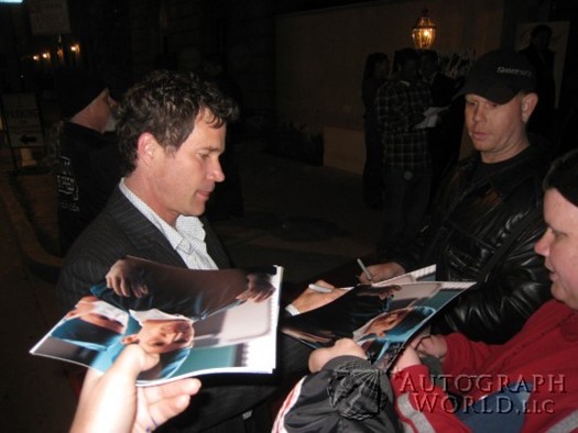 Dylan Walsh autograph