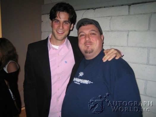 Eddie Cahill autograph