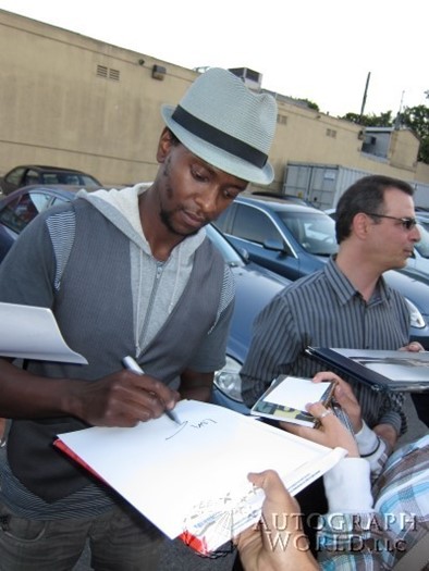Edi Gathegi autograph