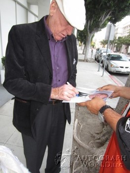 Ed Lauter autograph