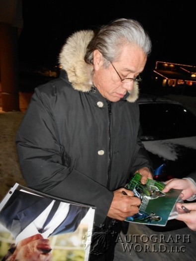 Edward James Olmos autograph