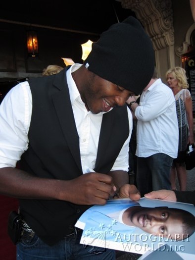 Edwin Hodge autograph
