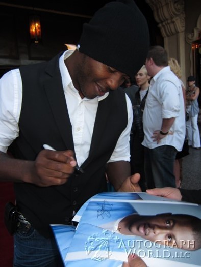Edwin Hodge autograph
