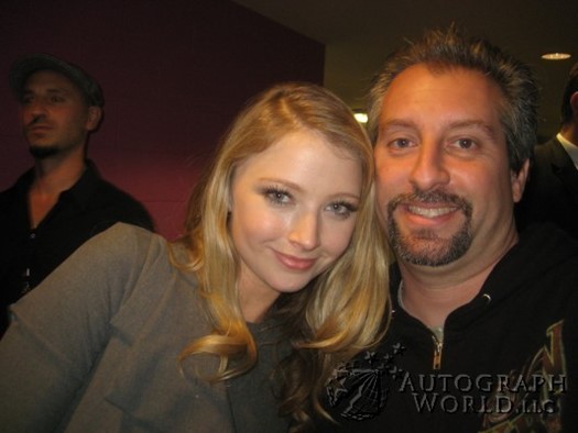 Elisabeth Harnois autograph