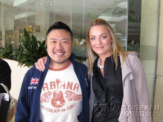 Elisabeth Rohm autograph