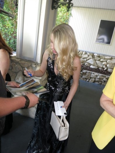 Elise Luthman autograph