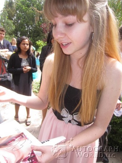 Elise Luthman autograph