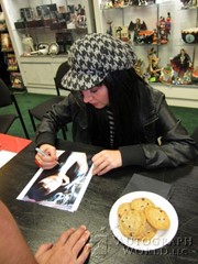 signing photo