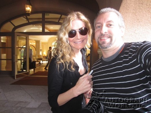 Elizabeth Mitchell autograph