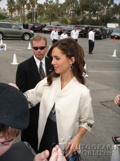 Eliza Dushku autograph