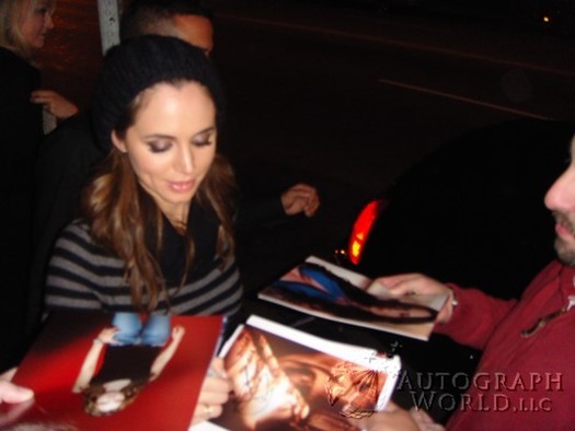 Eliza Dushku autograph