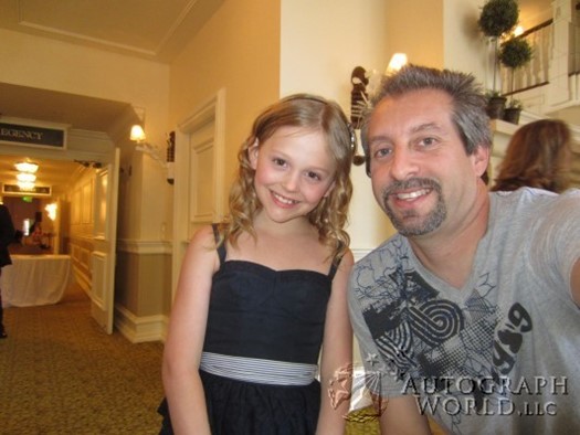 Emily Alyn Lind autograph