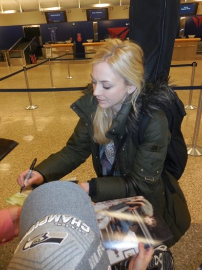 Emily Kinney autograph