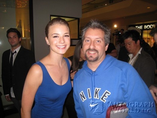 Emily Van Camp autograph