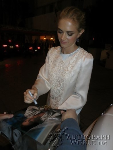 Emily Wickersham autograph