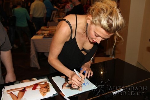 Estella Warren autograph