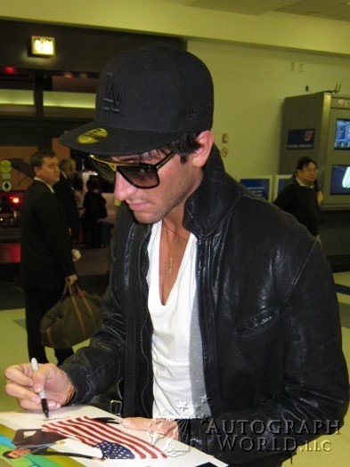 Evan Lysacek autograph