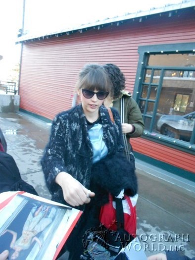 Felicity Jones autograph