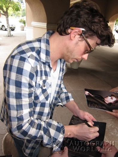 Francois Arnaud autograph