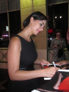 Gabriela De La Garza autograph