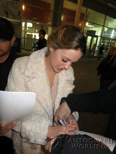 Gage Golightly autograph