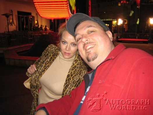 Gail O'Grady autograph