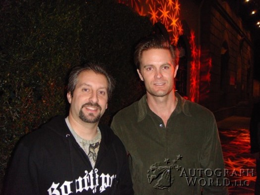 Garret Dillahunt autograph