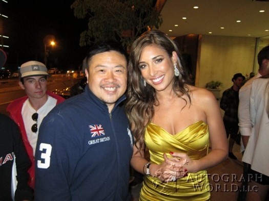 Giselle Itie autograph