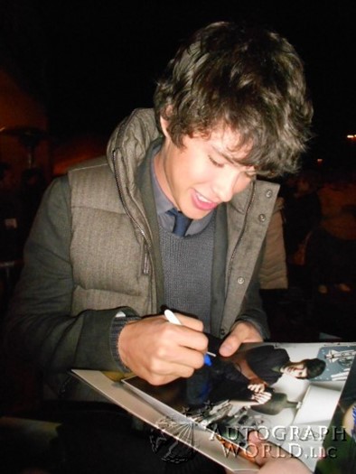 Graham Phillips autograph