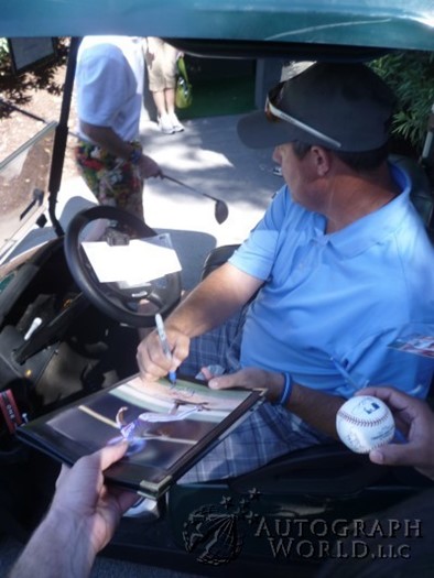 Greg Maddux autograph