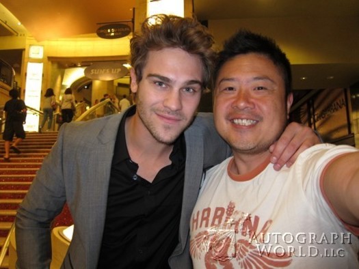 Grey Damon autograph