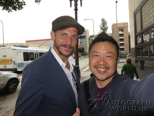 Gustaf Skarsgard autograph