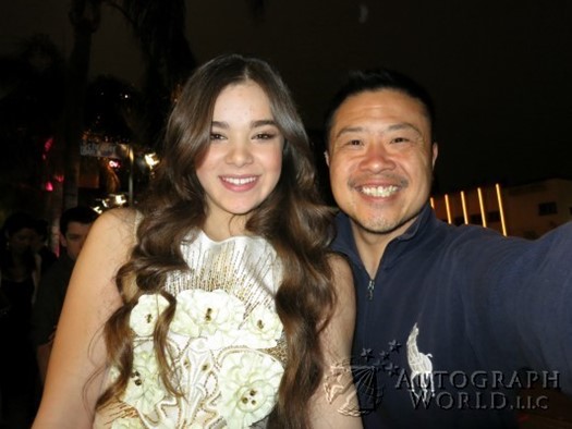 Hailee Steinfeld autograph