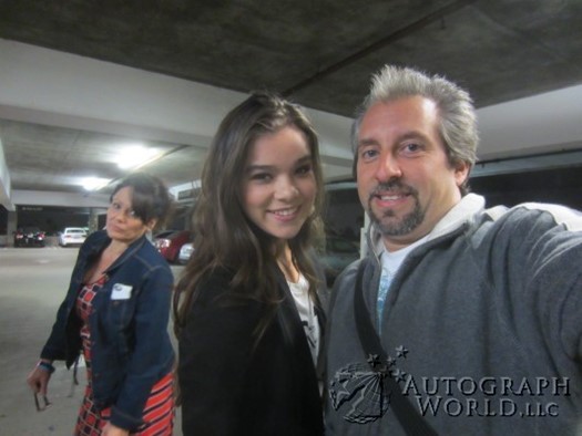 Hailee Steinfeld autograph
