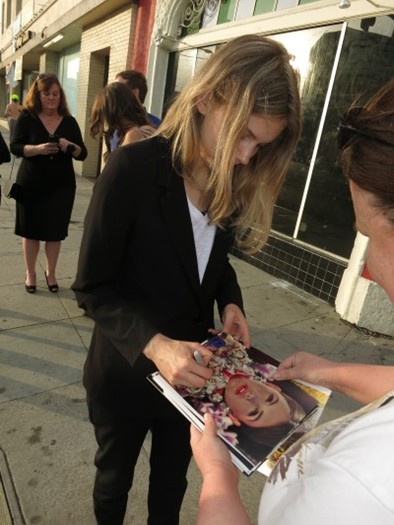 Hannah Murray autograph