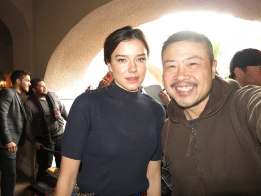 Hanna Mangan-Lawrence autograph