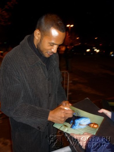 Henry Simmons autograph