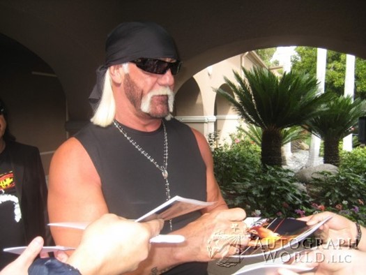 Hulk Hogan autograph