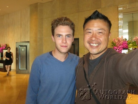 Iain De Caestecker autograph