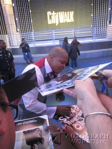 IronE Singleton autograph