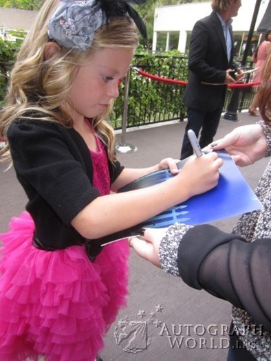 Isabella Cramp autograph