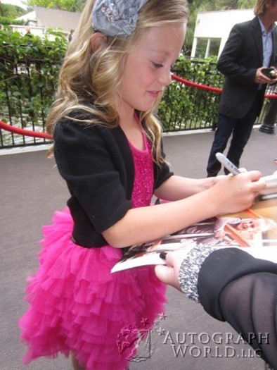 Isabella Cramp autograph