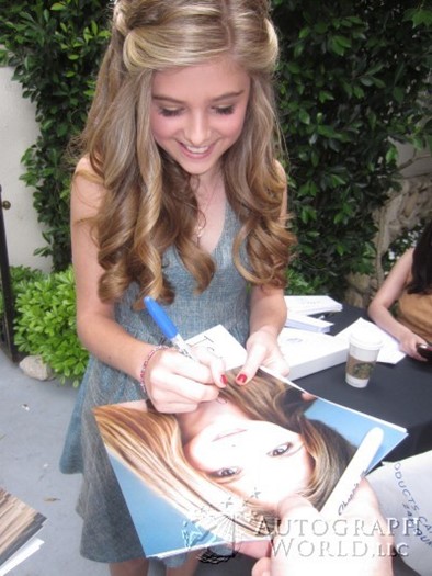 Isabella Palmieri autograph