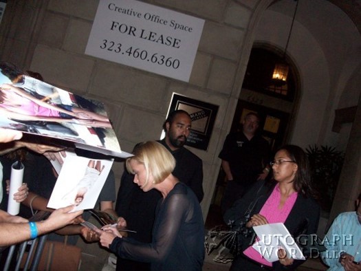 Jaime Pressly autograph