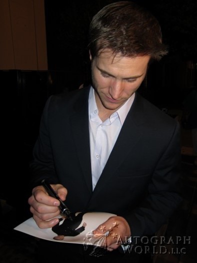 Jake Pavelka autograph