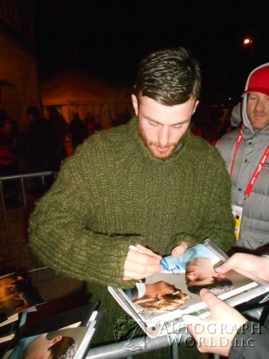  James  Frecheville autograph