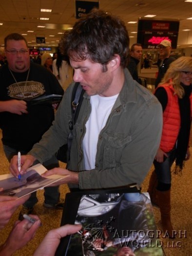 James Marsden autograph