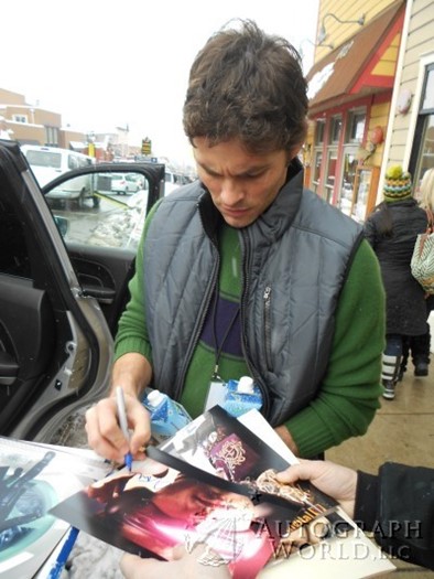James Marsden autograph