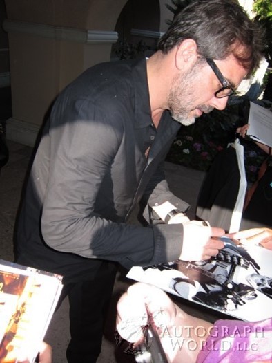 Jeffrey Dean Morgan autograph